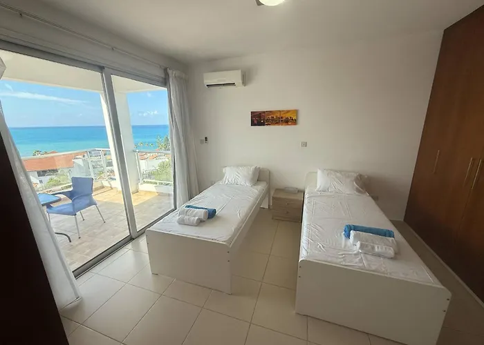 Vila Aqua Sunrise 1km From With Sea Views